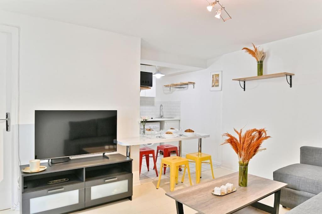 Appartement Proche Canal Saint Martin Paris Dış mekan fotoğraf